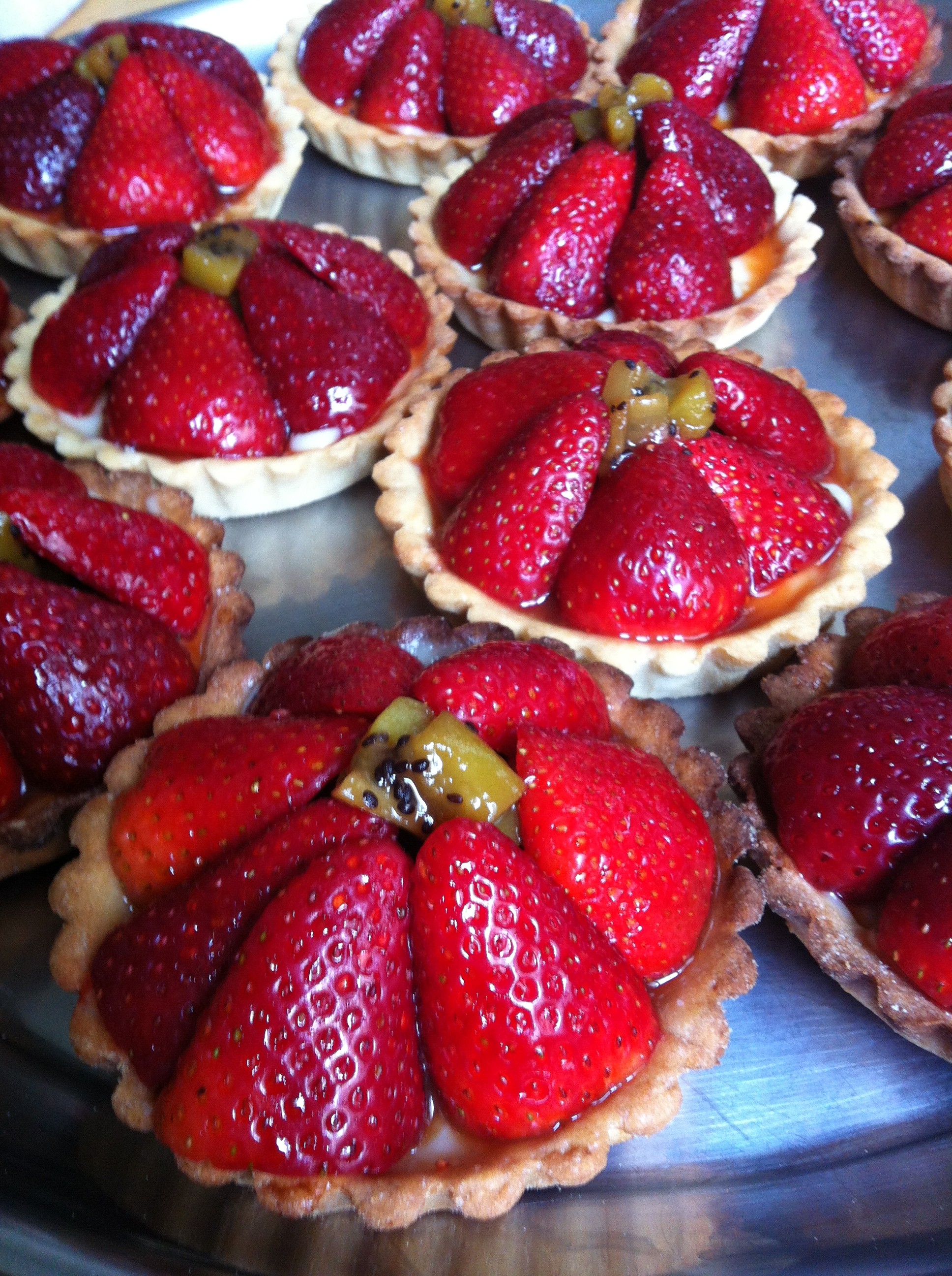 Tartelette fraises et kiwis caramélisés