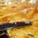 Ma galette des rois : frangipane au chocolat et framboises.