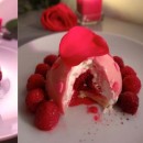 Dessert St Valentin : Dôme chocolat blanc, crème litchi et coeur framboise