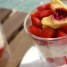 Verrine gourmande et fruitée : fraises fraiches et chantilly aux litchis